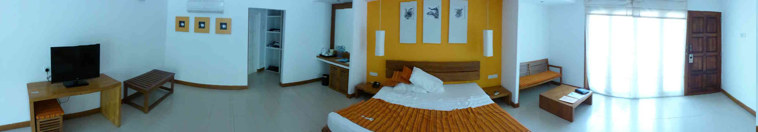 http://www.8ung.at/anyone/ereignisse/13malediven/index.html